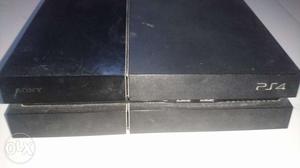 Sony PS4. In good working condition, i got a new