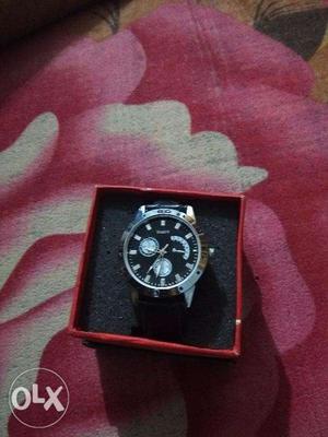 10 Days old watch good working and good condition