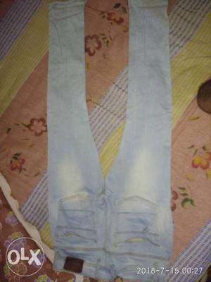30 sizes jeans selling due to small size of jeans