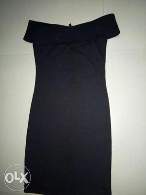 Black bodycon dress... completely new size xs