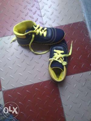 Casual shoe with a very good condition.brand