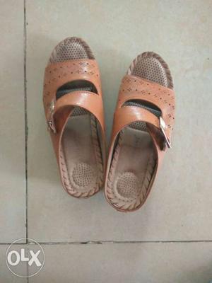 Comfortable women wedges size 38 (5) gently used