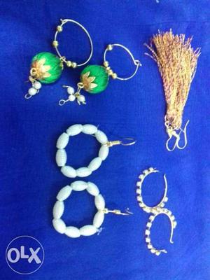 Each ear ring is 15 rs
