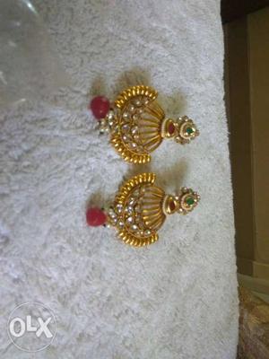 Earings with good finishing