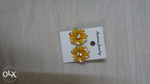 Floral earrrings just at Rs 60 for more designs