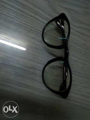 Hii mam / sir I m selling my new specs