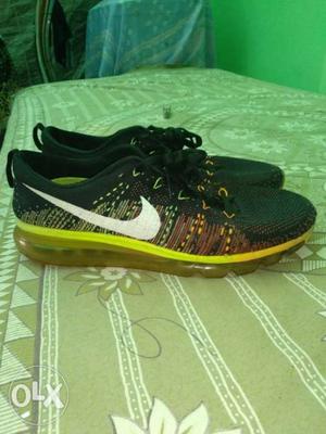 Nike Flykint Max shoe: Size: 8. good condition