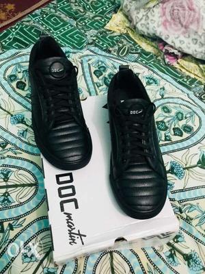 Size 8 full black new codition