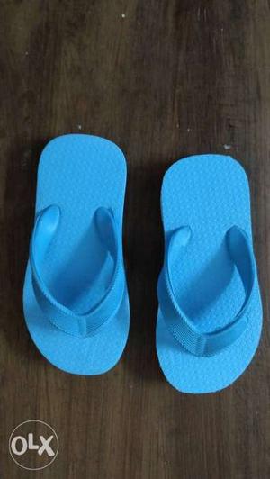 Unused slippers for 1 year old. size 6. collect
