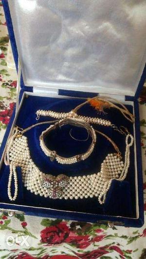 beautiful Hyderabad pereal set with bracelet and hair ha