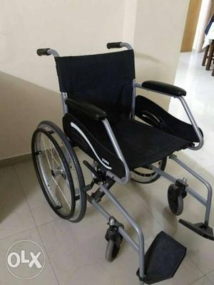 Black And Gray Self-proppeld Wheelchair