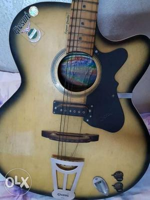 GIVSON AQUOSTIC GUITAR made of real wood and