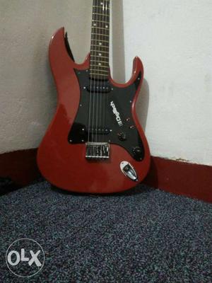Givson guitar with bag, belt, new strings. Advance optimum