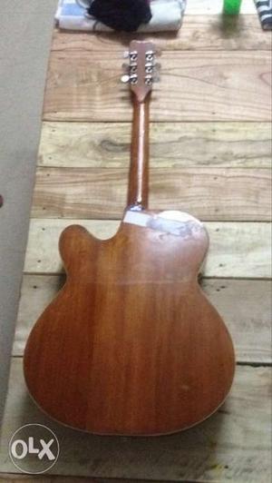 Givson guitar with cover and 3 picks