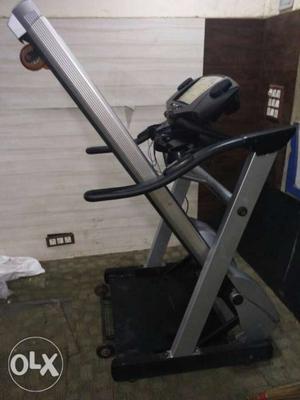 Reebok fully automatic 3hp treadmill