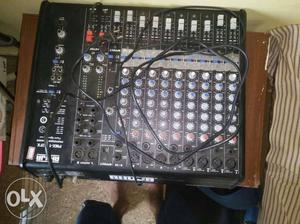 AHUJA DJ mixer with mikes in mint condition