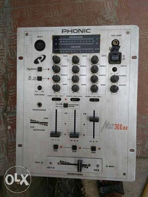 Gray And Black Phonic Audio Mixer