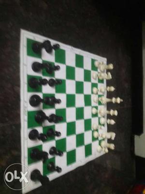 Green And White Chess Game Set