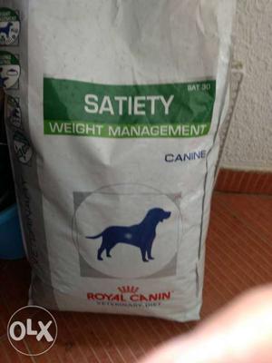 Unopened 12 kg bag of Royal Canine Satiety Weight