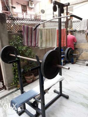 Weight lifting machine