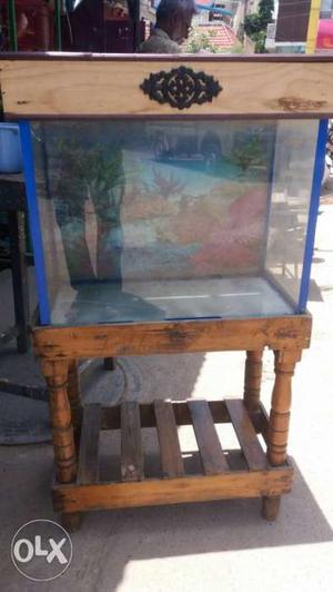 Fish tank 2 feet tank stand top only. location