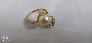 Gold-colored White Pearl Ring