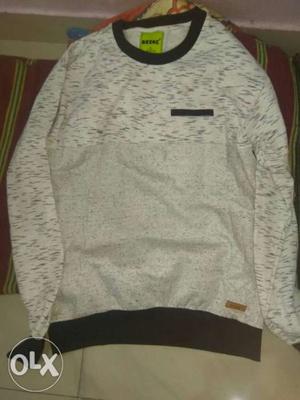 New branded sweatshirt XL size only 499 rs