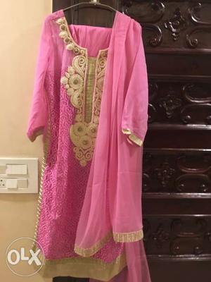 Pink And White 3/4th sleeves Suit