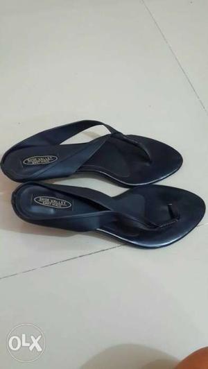 Size 8 ladies sandal for rs 220