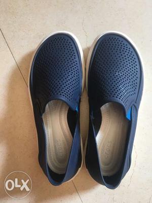 Two times used orginal crocs shoes size:J1,