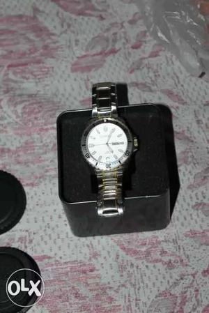 Branded watch australia to ayi a 180$new hii a hle