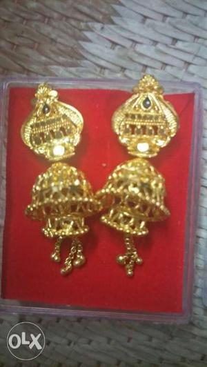 Gold-colored Jhuka Earrings