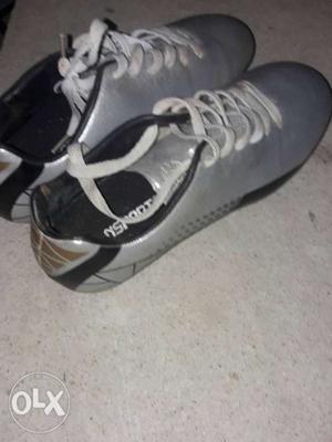 N sports football boots. fresh piece never used