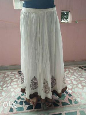 New white skirt,size L(large).full height