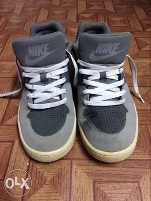 Pre-owned Nike original shoes. good condition (size 8)