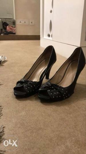 Size:39, black.