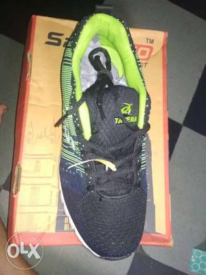 Unpaired Black And Green Running Shoe With Box