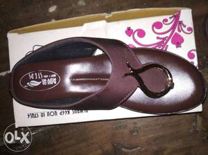 Unpaired Brown Leather Sandal With Box