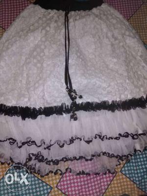 Wahite and black dress good condition