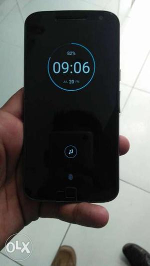 3gb 32gb box and turbo fast charger 6 month old  tak de