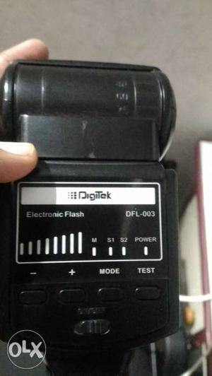 Black Digitek Flash Camera
