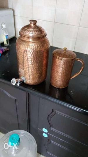 Copper jug big 4.5 litre with water outlet for
