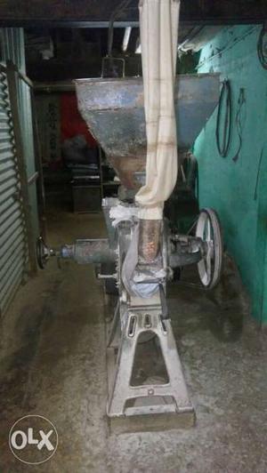 Flour mill,10 HP motor,board