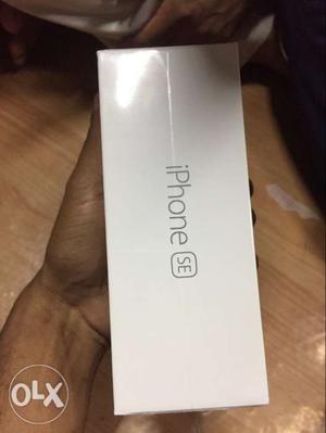 I phone SE 32gb space gray color seal pack brand