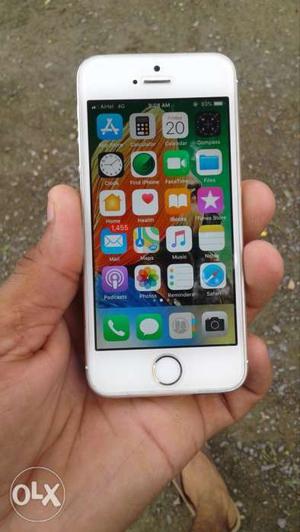 Iphone 5s 16 gb with bill nd charger. One year