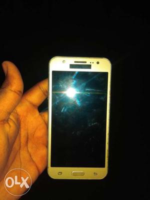 It's Samsung galaxy j5 phone in good condition