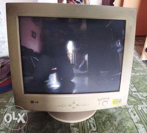 LG 17" Color CRT Monitor in Good Working Condition want to