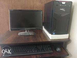 New Desktop PC with Computer Table