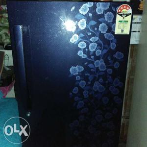 New fridge with guarantee card. heir company new with vstar