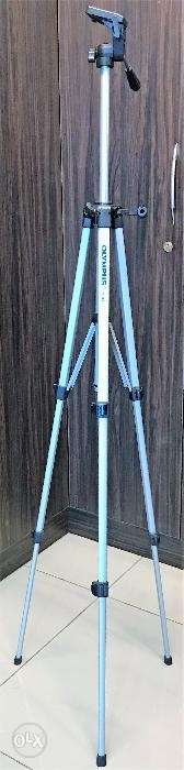 Tripod with level and extend arm, light weight,extends 6 ft
